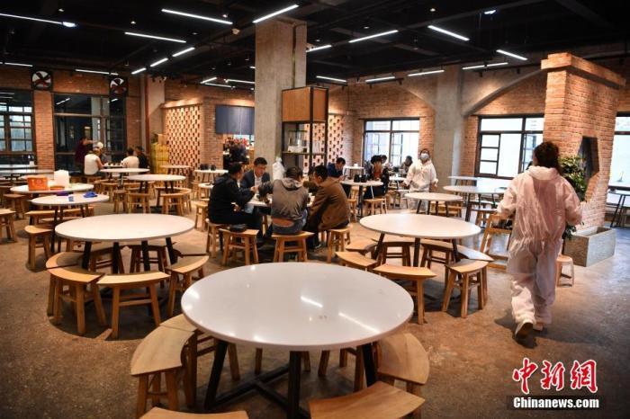 多地火锅、烧烤、麻辣烫恢复堂食……吃还是不吃？