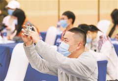 <b>拓渠道、优服务、促创业、兜底线</b>