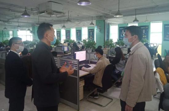 湖里特派员在一线:面对面交流 点对点服务