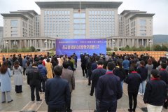 西凤集团公司向宝鸡市教育系统捐赠500万只一次