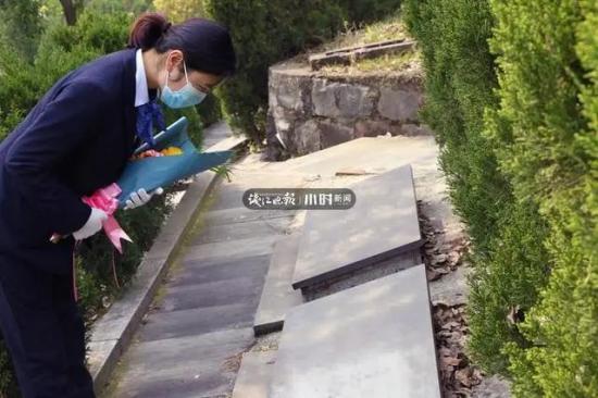 25岁姑娘代客祭奠 有人签70年合同请她为丈夫儿子