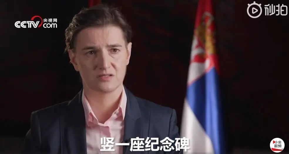 “铁板朋友”总理：等疫情结束，我们竖座纪念