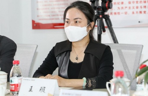 滨海新区慈善协会为拾起卖颁发捐款证书