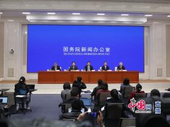 国务院新闻办就减税费优服务助复产促发展有关
