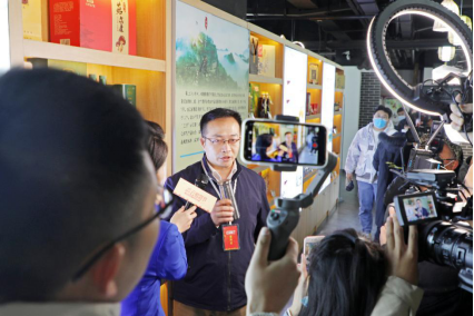 为钛杯代言，市长直播在线变身“带货达人