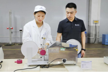 为钛杯代言，市长直播在线变身“带货达人