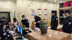 宝兴警方检查辖区行业场所