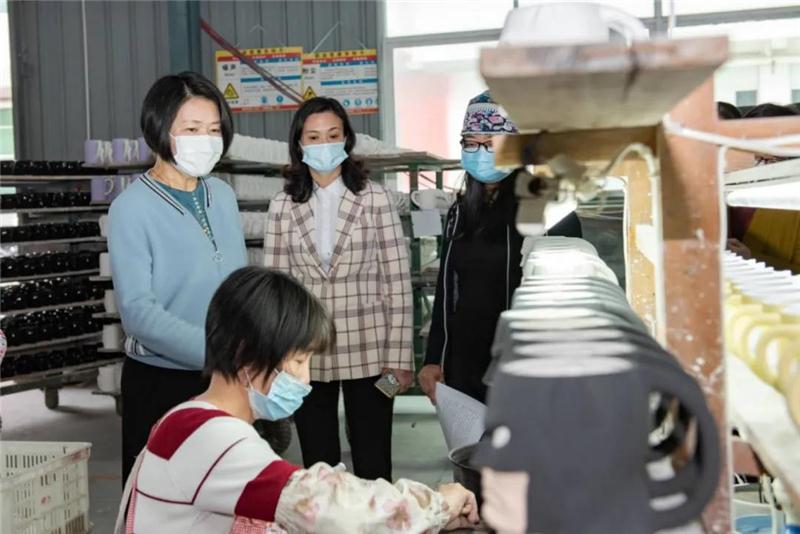 省妇联徐姗娜主席赴泉州调研女性创业企业复工