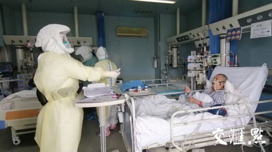 江苏援鄂医疗队再创生命奇迹：85岁的余奶奶康复出院