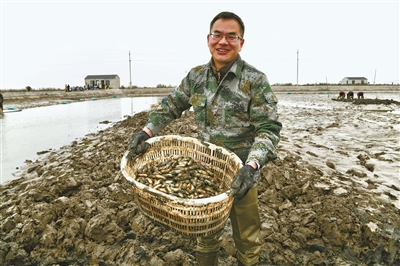 “宅经济”异常红火 农产品“直播带货”站上风