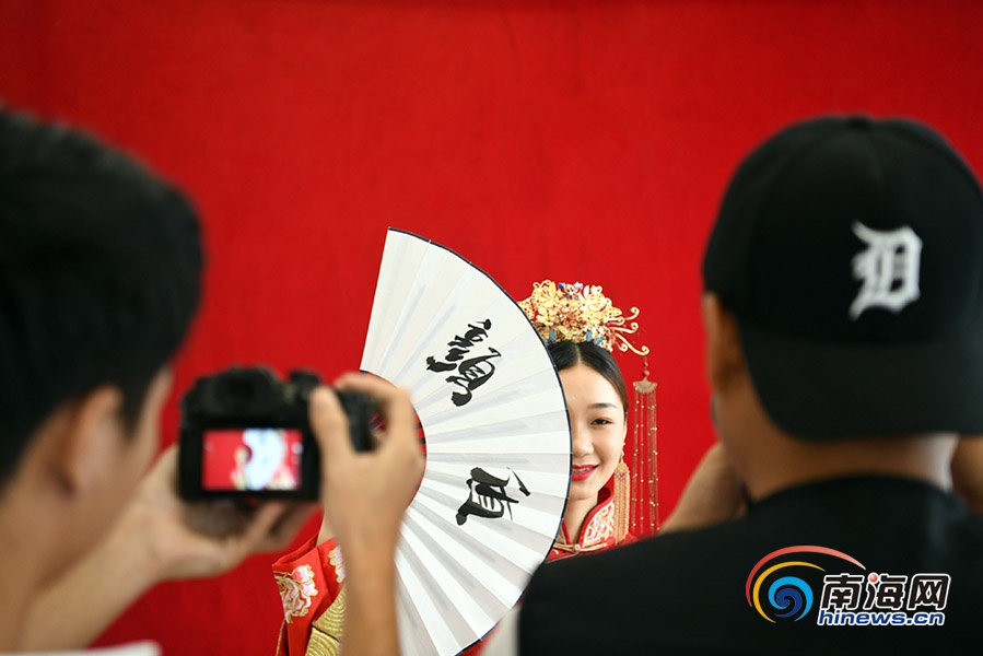 河南90后女护师圆梦三亚 浪漫开启天涯海角“婚