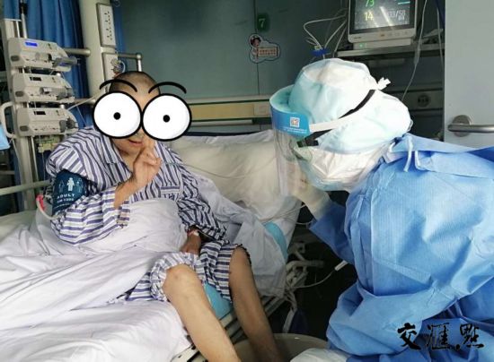 江蘇援鄂醫療隊再創生命奇跡：85歲的余奶奶康復出院