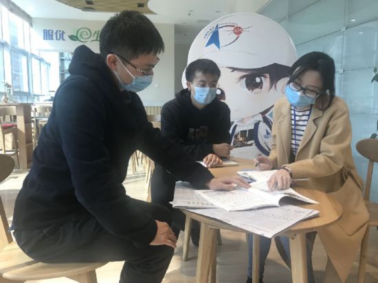 国防科技工业新闻工作者：全力投入讲述行业抗疫故事