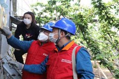 <b>国网临朐县供电公司“双线”服务助农富</b>