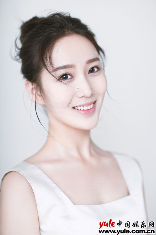 古装剧《成化十四年》热播中 气质小花旦苑乔精彩演绎获好评