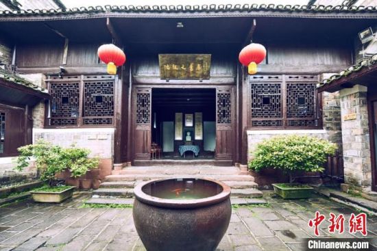 凤凰古城历经1300多年雪雨风霜的侵蚀，古城风貌犹存。凤凰供图