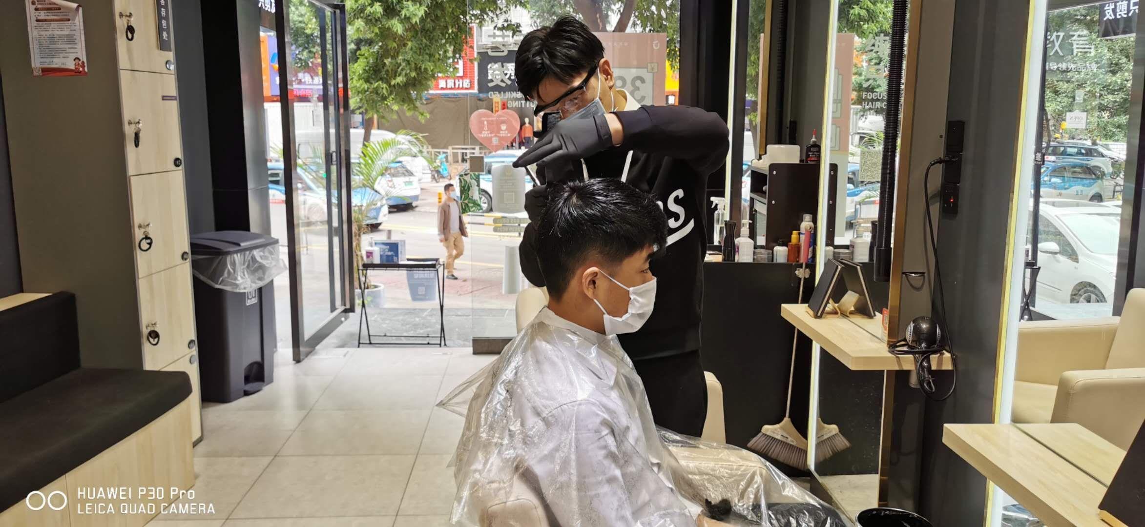 广深分众传媒，全面上线优剪专业剪发防控标准