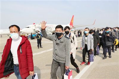 南通海安破解企业用工难题：赴外招聘点对点