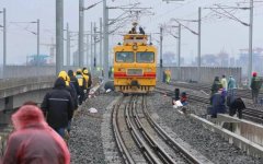 沪往返外省市将添新通道 通沪铁路开始接触网冷滑试验