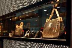5天结束世界首富之旅 奢侈品巨头跌落背后 行业