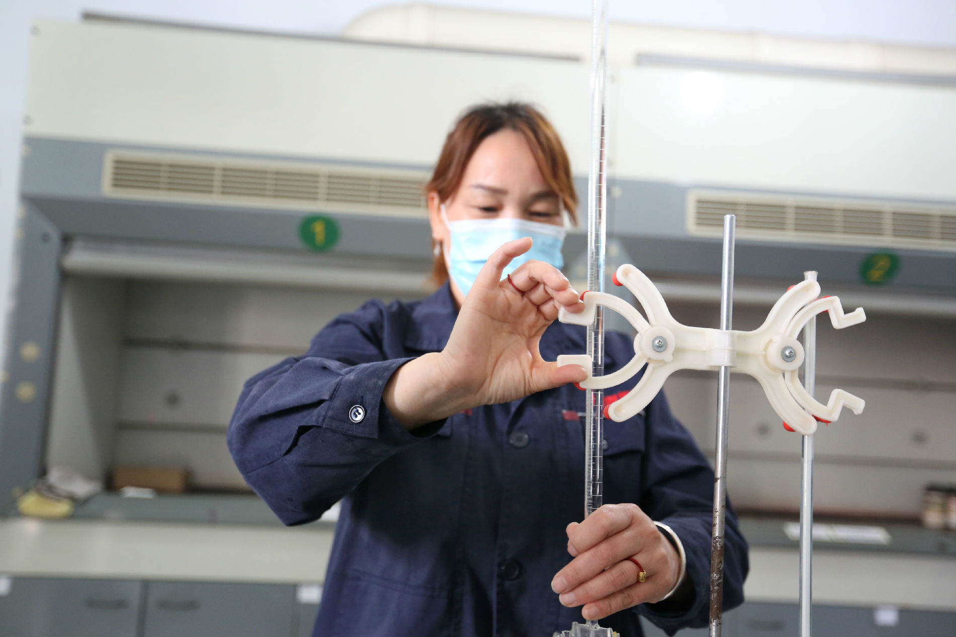 安阳：迎“五一” 举办职工技能比武 角逐行业状