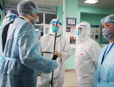 中国援助哈萨克斯坦医疗队与哈医护人员交流经