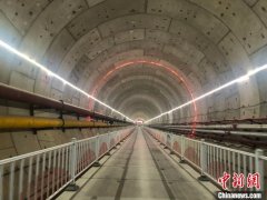 攻克世界难题 大连地铁“超级穿海”工程任务成
