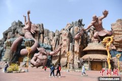 甘肃嘉峪关“疫”后旅游业渐重启 丝路文化乐园“科技+传统”助力