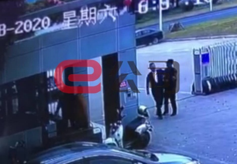 现实版余欢水？这家A股公司创始人翻墙偷拍被抓正着！曾是无锡十大行业领军人物，警方：案件调查中（附现场图）