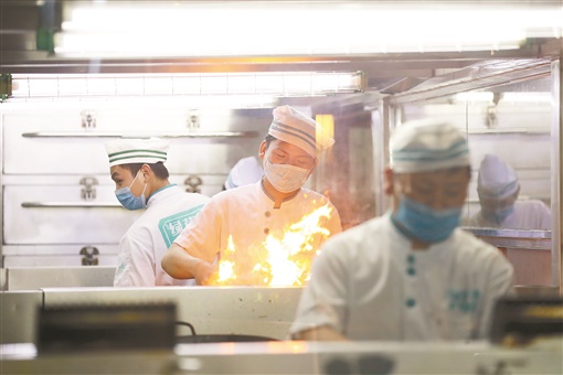 餐饮业复苏 烟火气渐浓