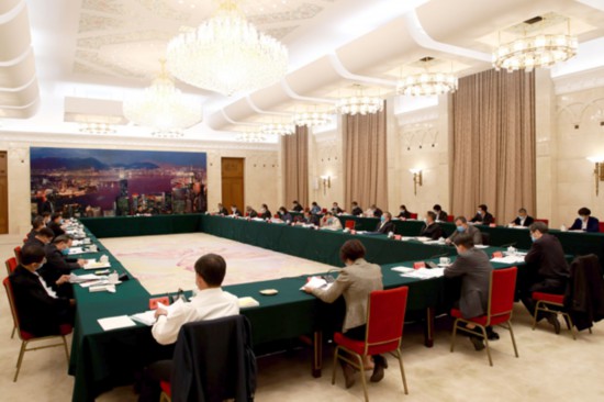 王晨：法学法律工作者要为强化公共卫生法治保