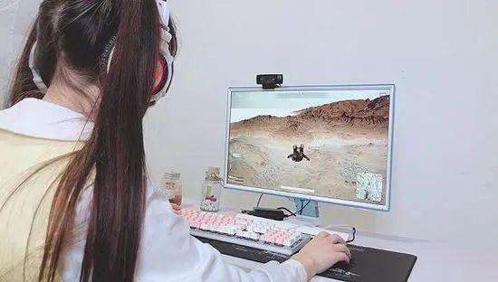游戏陪练火爆：平均月收入7857元！金字塔赚到房子