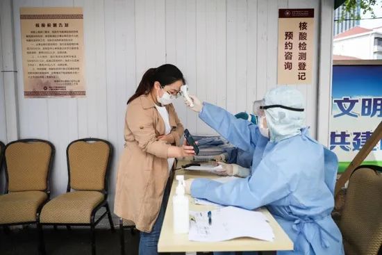 “市民需求还是很大”，上海向个人开放核酸检测首日：咨询电话一直不断
