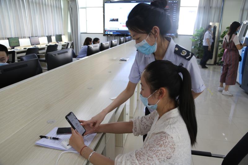 盐边税务:税收政策“云端学” 便民办税“小轻