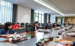 钱塘新区管委会副主任李国梅一行来浙江育英职