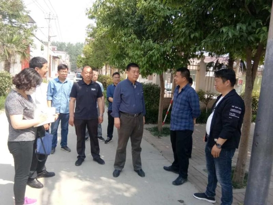 张剑锋到城南办事处后王营行政村督导脱贫攻坚工作