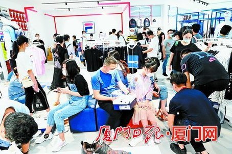 “五一”假期厦门准备了上亿元消费券 