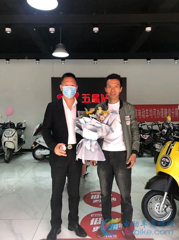 五星钻豹董事长王陆华深入市场