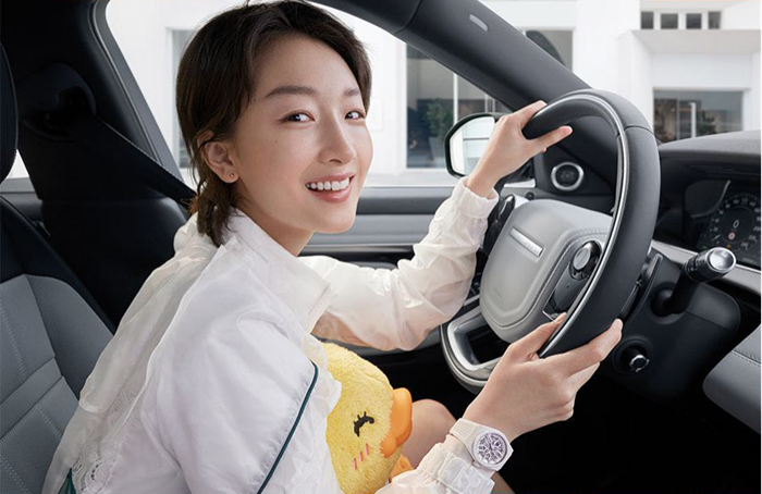 科技新风尚 驾驭新时代 路虎揽胜极光引领时尚人