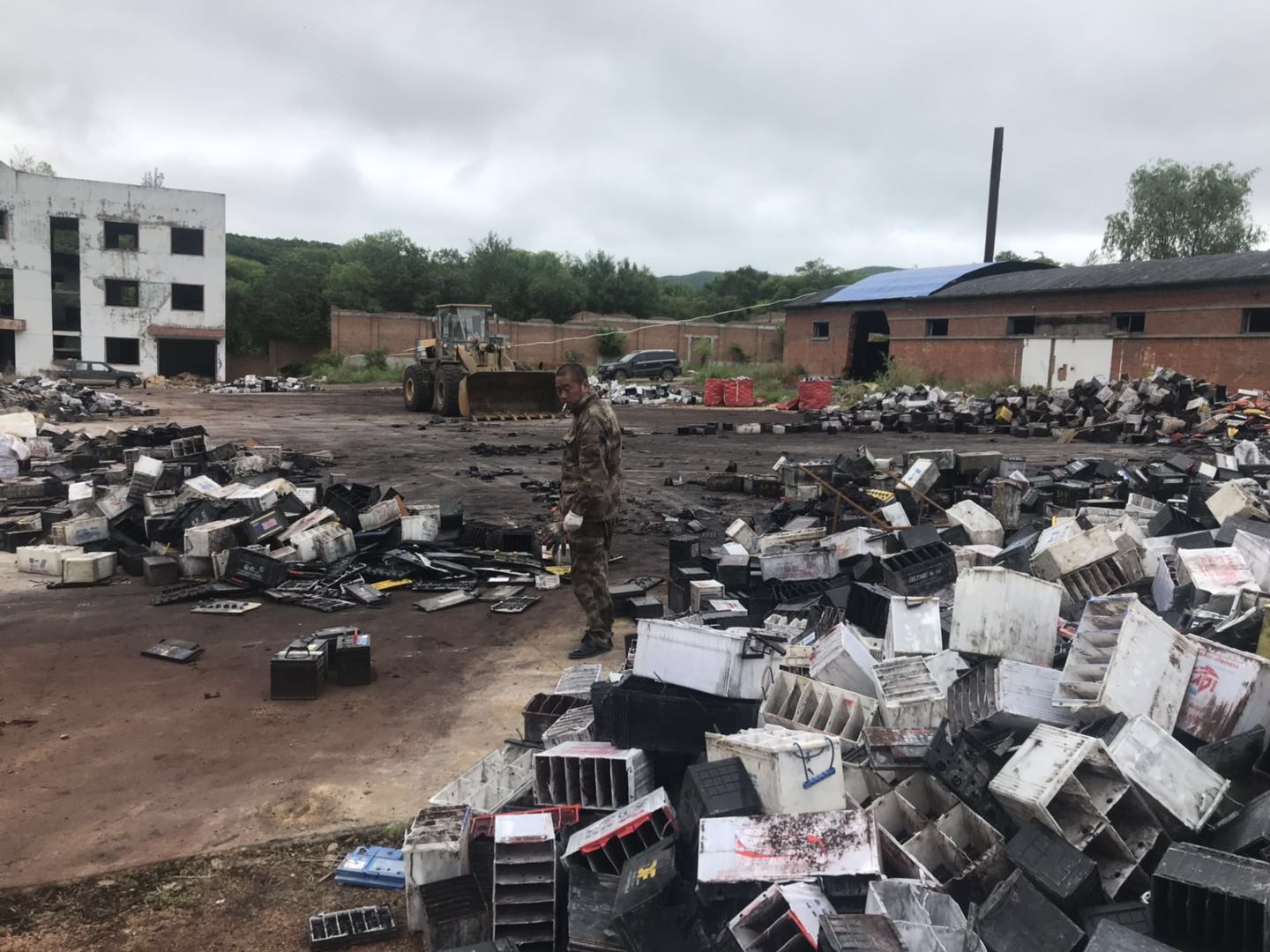 黑龙江省多部门联合打击非法处置废铅蓄电池废机油违法行为