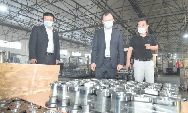 组图：多措并举 荆州全面推进企业复工复产达产