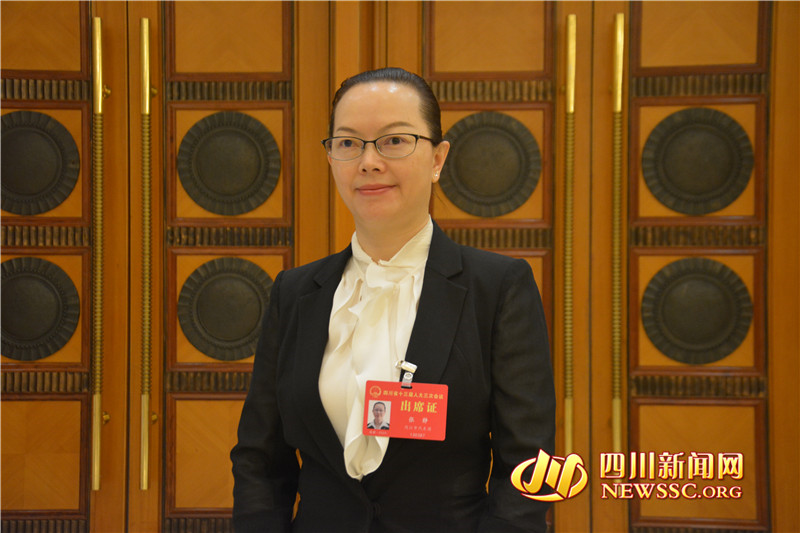 【夺取双胜利:四川在行动】省人大代表张静:全省首推消费券甜城市场回暖 提振消费释放活力内江很有信心