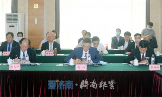 孙述涛与政协委员就“科技创新”专题共同讨论政府工作报告雷杰参加