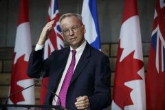 谷歌前CEO施密特彻底告别:曾和马斯克掐嘴架，痛