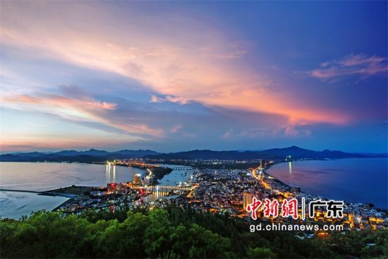 图为惠东的双月湾 惠东县文广旅体局供图 图为惠东的双月湾 惠东县文广旅体局供图