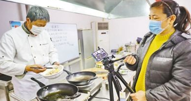 用好救助政策 助力抗疫决战(民生视线)