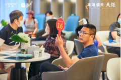 有爱，就有奇迹 龙湖盛天·天钜母亲节爱心义卖，温暖举行