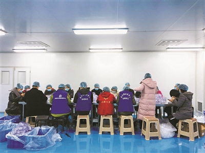 发挥优势 深度参与 专业社会工作者战疫显“专业