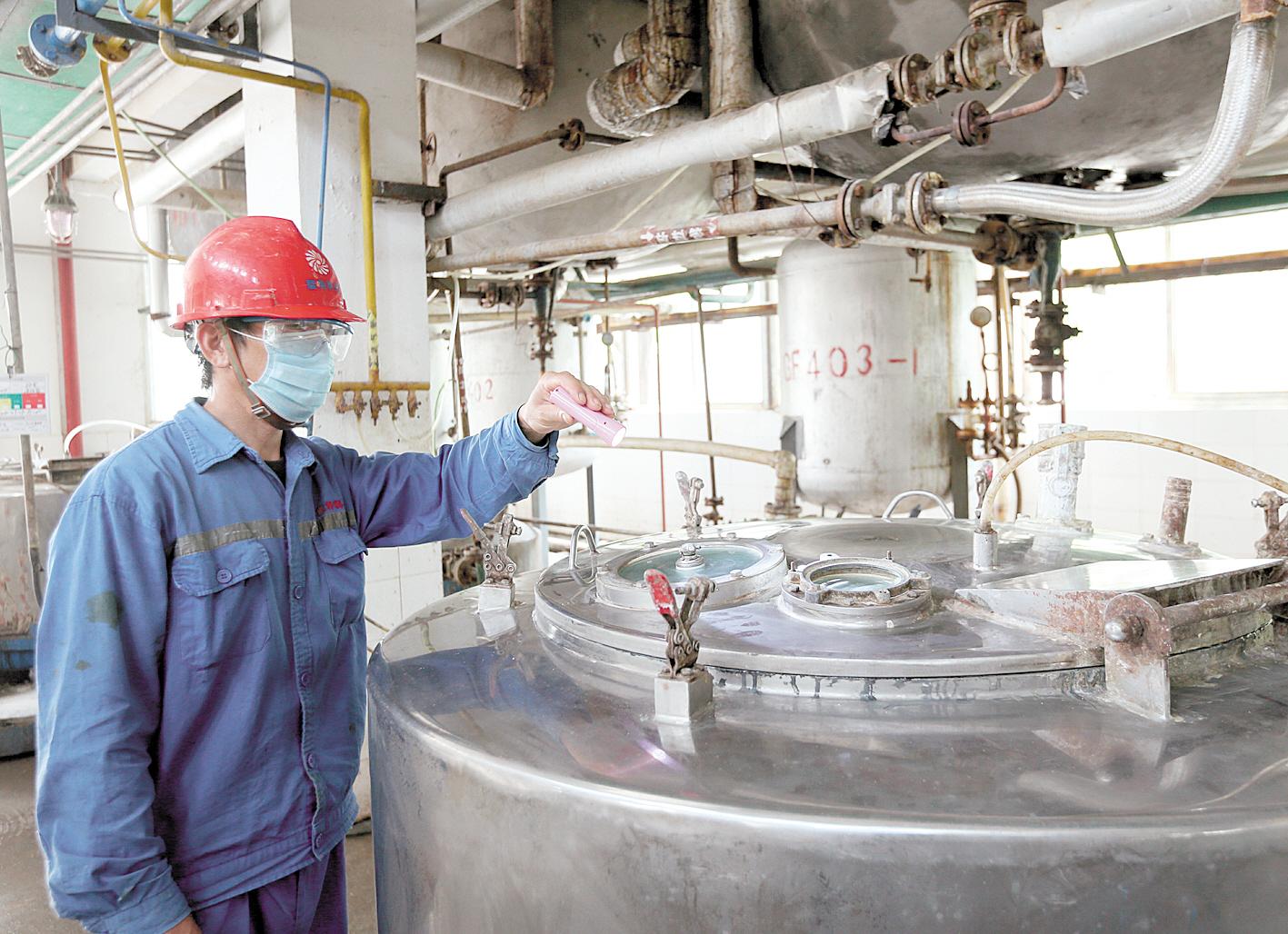 荆州医药化工企业危中寻机 防疫物资生产一片红火