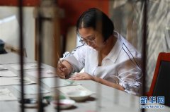 河北石家庄：皮革产业助民增收